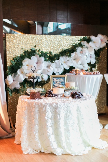 classic-black-and-gold-wedding