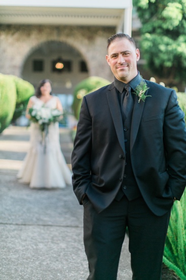 classic-black-and-gold-wedding
