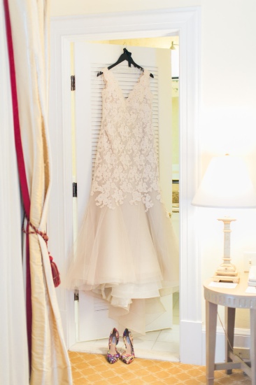 classic-black-and-gold-wedding