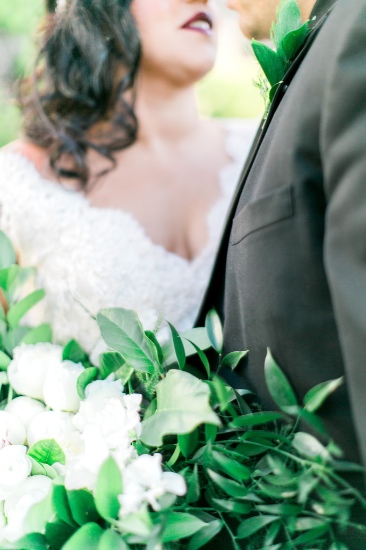 classic-black-and-gold-wedding