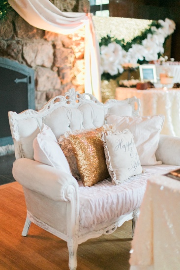 classic-black-and-gold-wedding
