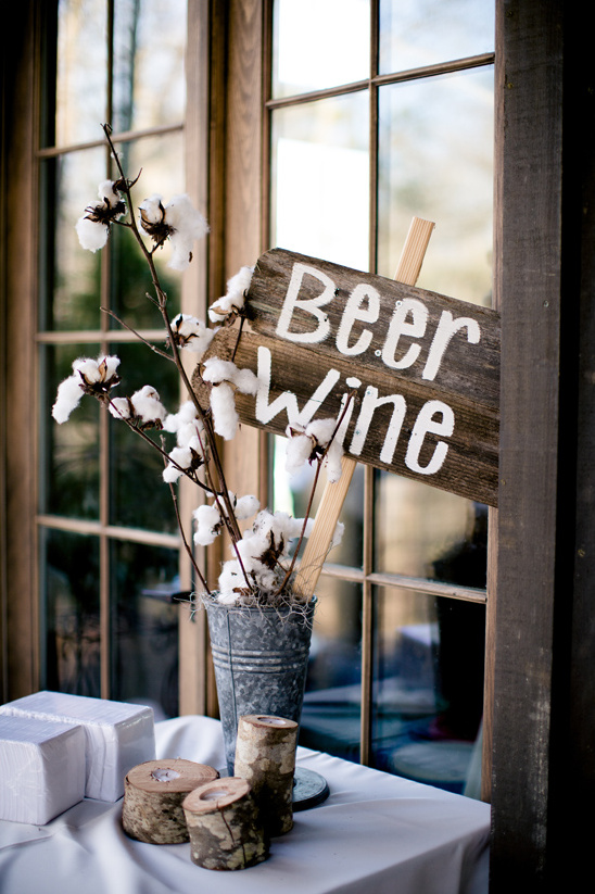 beer and wine sign