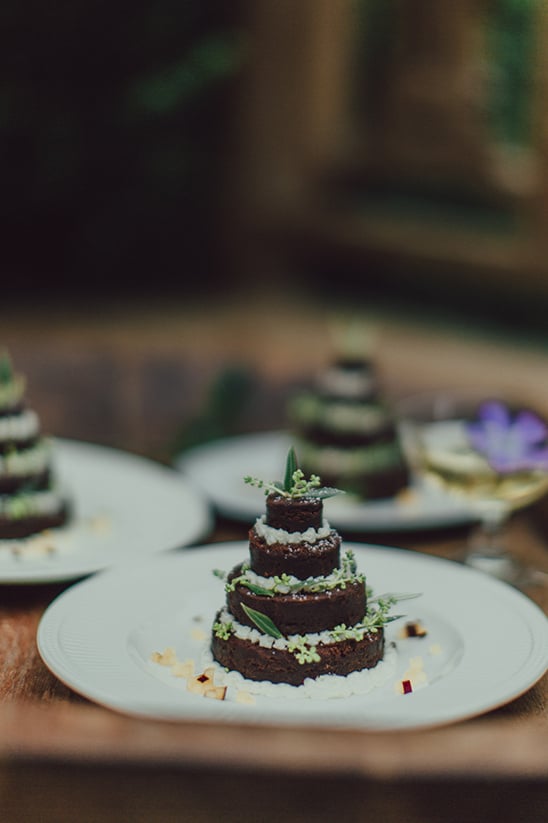 mini chocolate cake ideas @weddingchicks