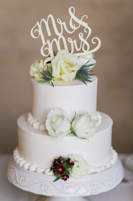 wooden mr and mrs cake topper @weddingchicks