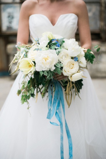 navy-and-gold-watercolor-inspiration