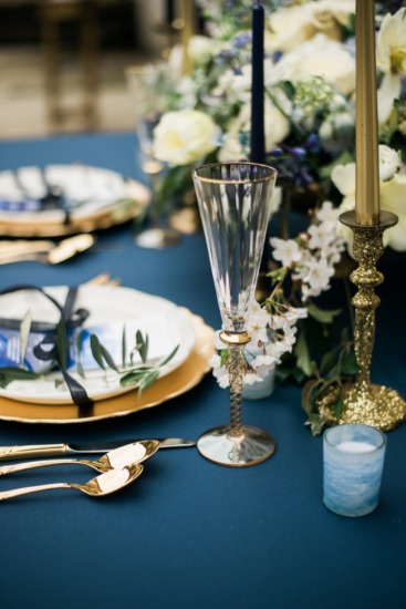 navy-and-gold-watercolor-inspiration