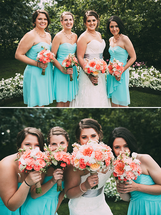 Bride and bridesmaids with bouquets in turquoise dresses