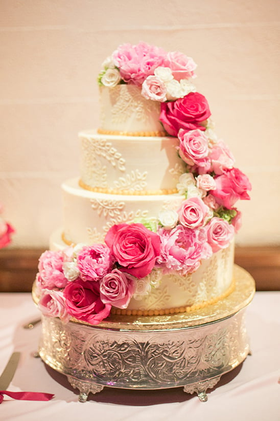 wedding cake with pink roses @weddingchicks