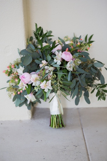 pink-and-gold-university-wedding