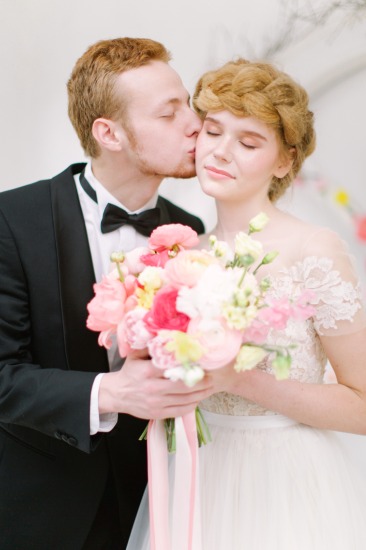 pink-and-white-natural-wedding-ideas