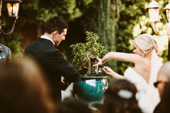 pop-of-pink-modern-wedding