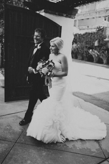 pop-of-pink-modern-wedding