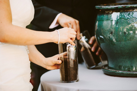 pop-of-pink-modern-wedding