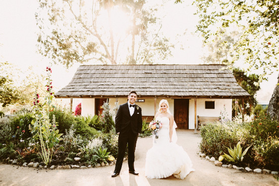 pop-of-pink-modern-wedding