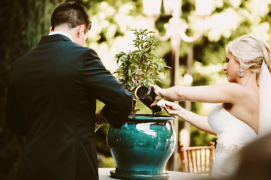 pop-of-pink-modern-wedding