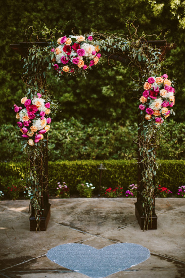 pop-of-pink-modern-wedding