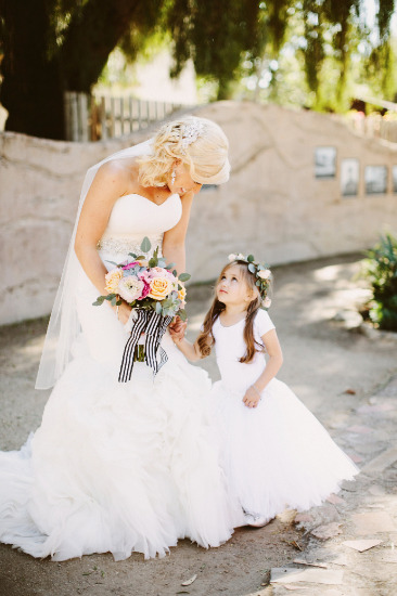 pop-of-pink-modern-wedding