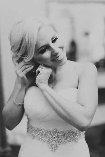 pop-of-pink-modern-wedding
