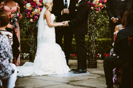 pop-of-pink-modern-wedding