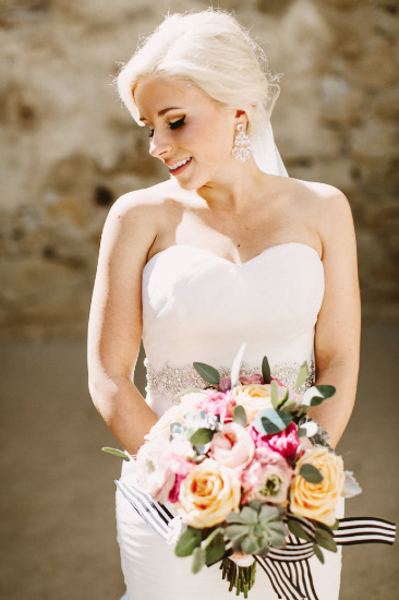 pop-of-pink-modern-wedding