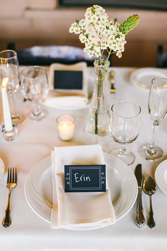 clean table setting with chalkboard placecard @weddingchicks