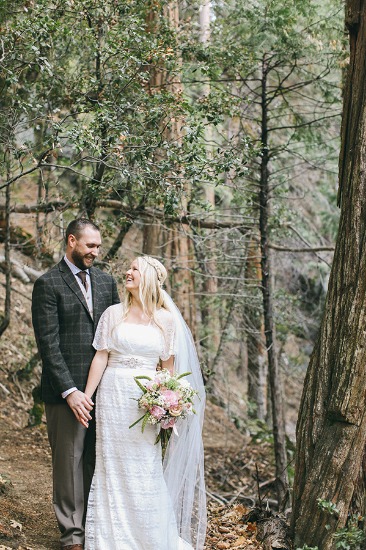 quaint-little-wedding-in-the-woods