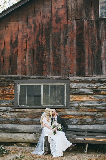 quaint-little-wedding-in-the-woods
