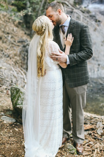 quaint-little-wedding-in-the-woods
