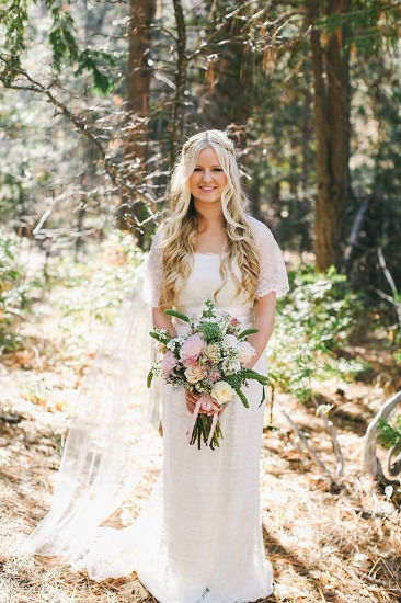 quaint-little-wedding-in-the-woods