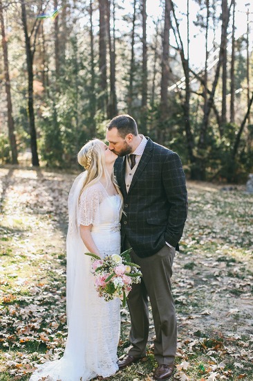 quaint-little-wedding-in-the-woods