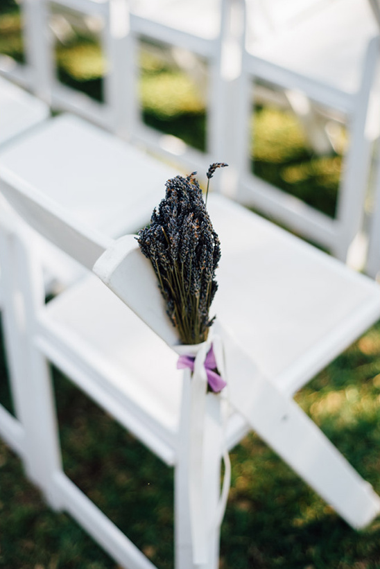 lavender wedding ceremony decor @weddingchicks