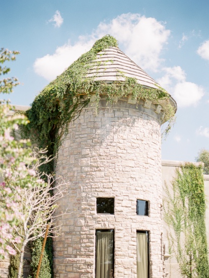 romantic-arizona-castle-wedding