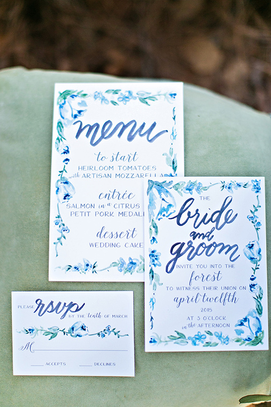 caligraphy invitations by Laura Hooper Calligraphy @weddingchicks