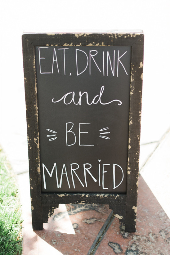 eat drink and be married sign @weddingchicks