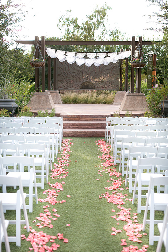 romantic outdoor wedding ceremony ideas @weddingchicks
