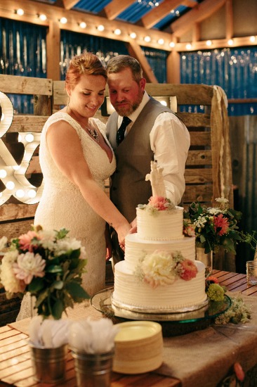 sweet-rustic-charm-wedding
