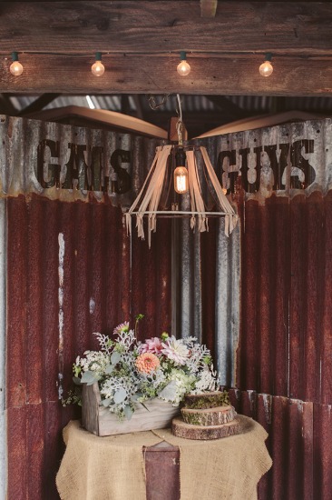 sweet-rustic-charm-wedding