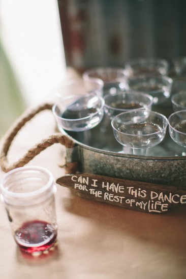 sweet-rustic-charm-wedding