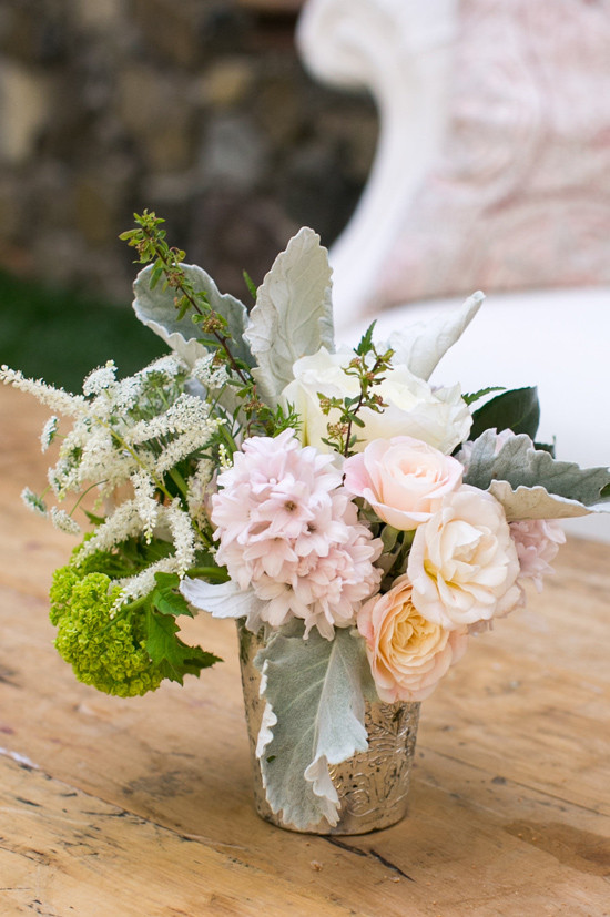 pastel floral arrangement @weddingchicks