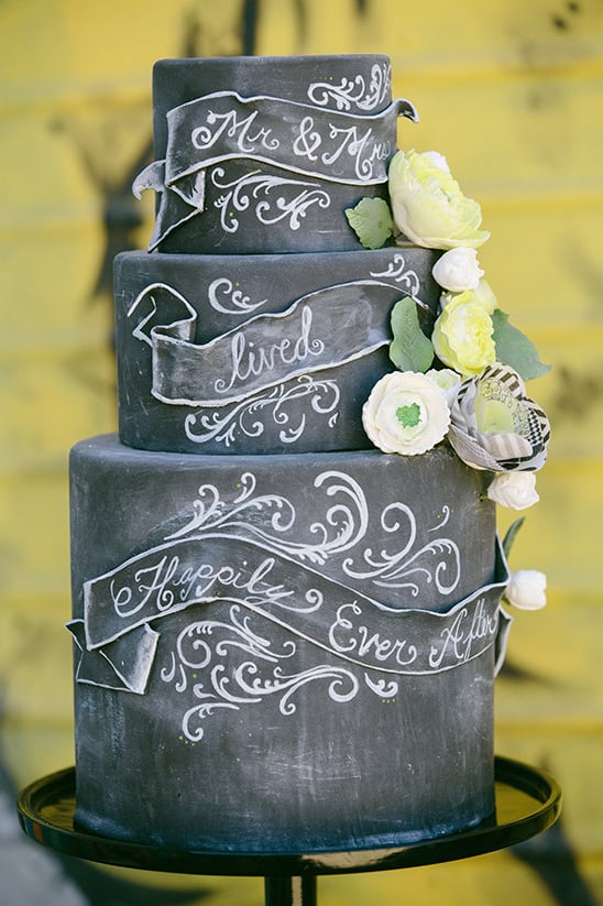 chalkboard wedding cake ideas