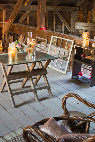 vintage-glam-farm-wedding
