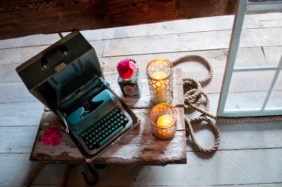 vintage-glam-farm-wedding