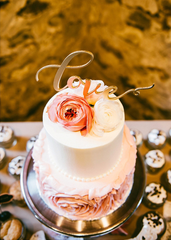 love cake topper @weddingchicks