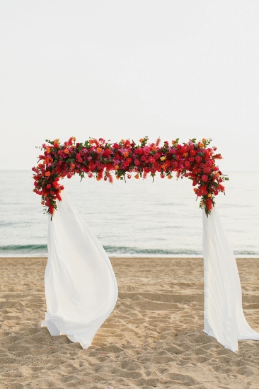 colorful-beach-wedding-in-greece