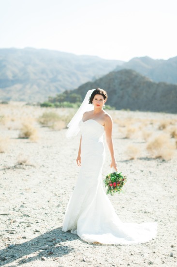 colorful-palm-springs-wedding