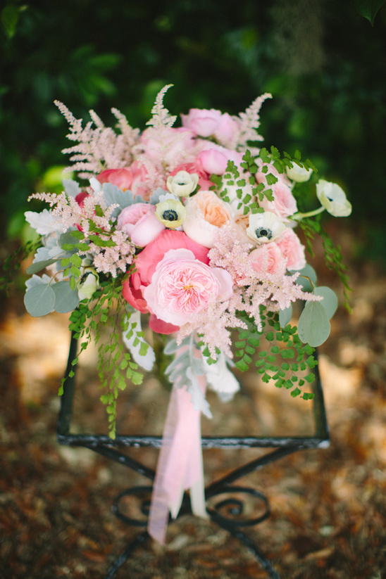 garden rose and anemone bouquet by Branch Design Studio @weddingchicks
