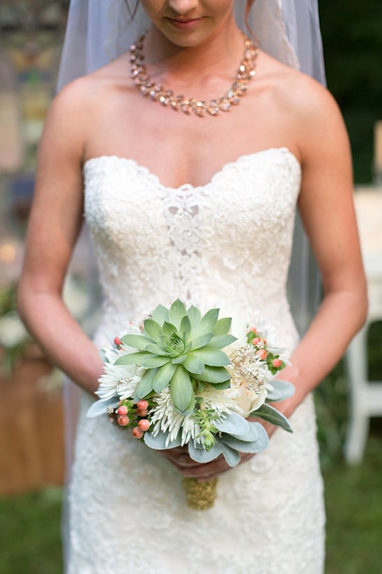 succulent bridal bouquet @weddingchicks