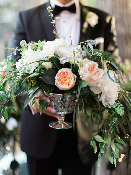 cascading floral centerpiece @weddingchicks