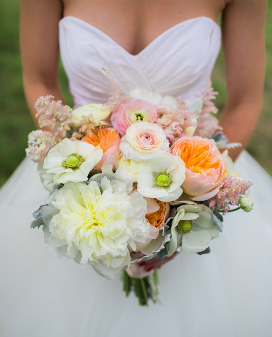 white orange and pink bouquet @weddingchicks