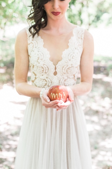 modern-snow-white-wedding-inspiration